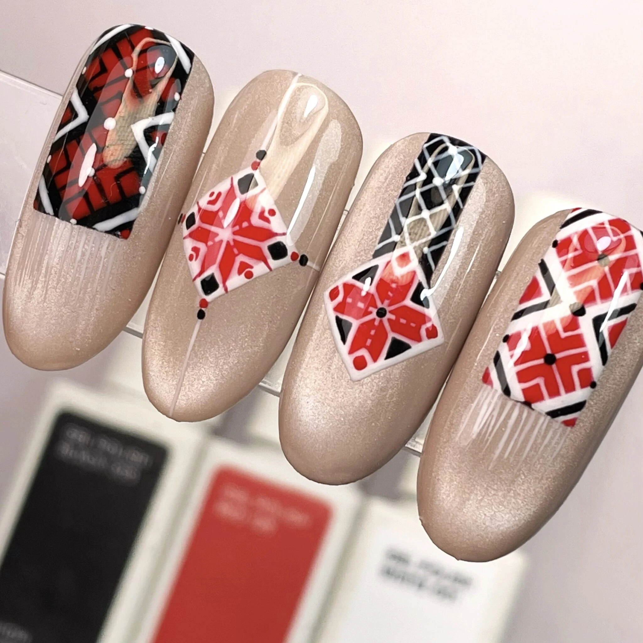 NAILSOFTHEDAY Gel Polish - Let's special Black - Schwarzer Gel-Lack, 10 ml – Bild 6