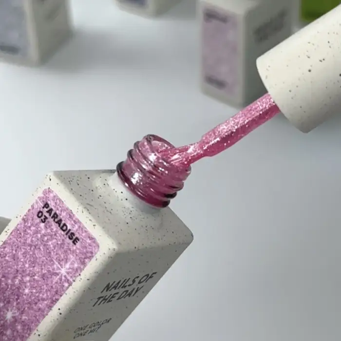 NAILSOFTHEDAY Paradise Gel Polish 03 - Rosa mit Glitzer, 10 ml – Bild 2