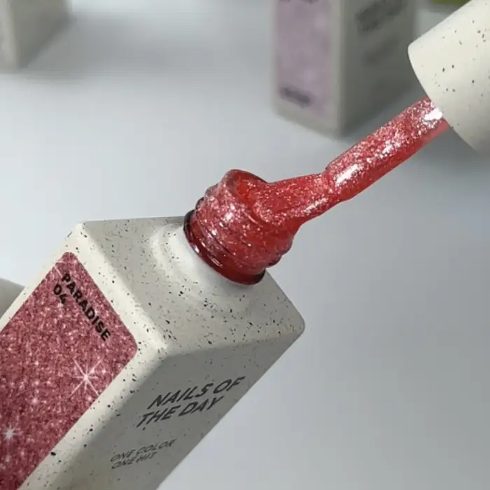 NAILSOFTHEDAY Paradise Gel Polish 04 - Korallenrot mit Glitzer, 10 ml – Bild 2