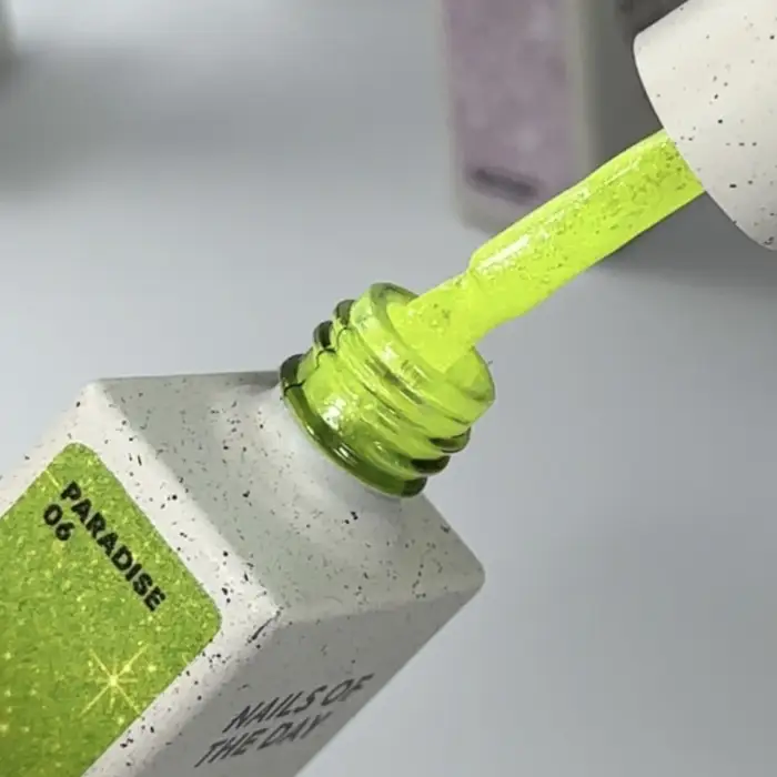 NAILSOFTHEDAY Paradise Gel Polish 06 - Neon Gelb mit Glitzer, 10 ml – Bild 2