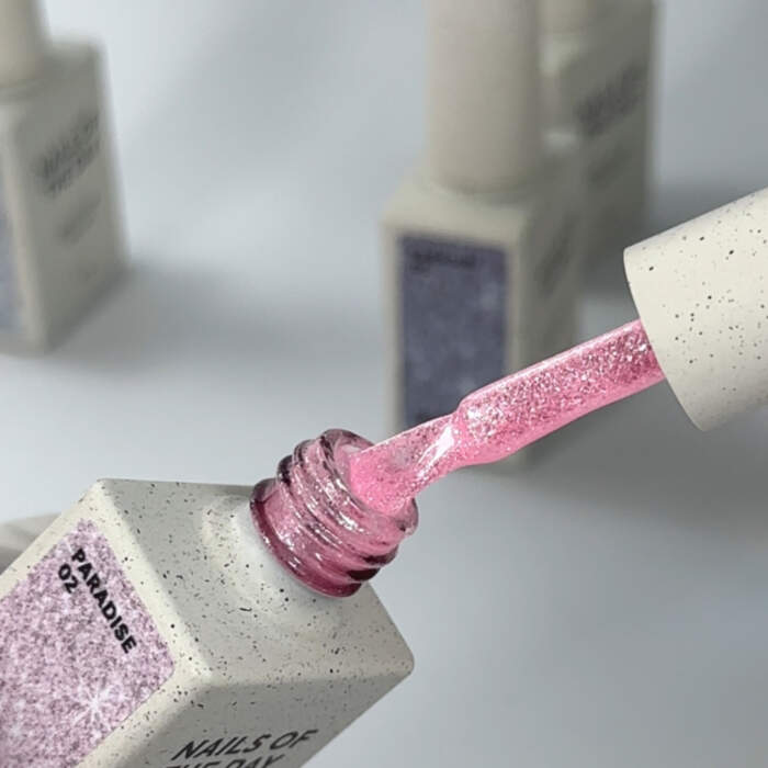 NAILSOFTHEDAY Paradise Gel Polish 02 - Hellrosa mit Glitzer, 10 ml – Bild 2