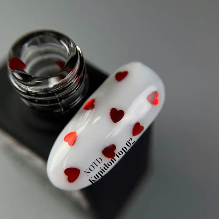 NAILSOFTHEDAY Kupidon top 02 - Top Coat mit burgunderfarbenen Herzchen ohne klebrige Schicht, 10 ml