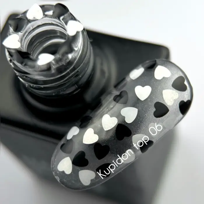 NAILSOFTHEDAY Kupidon top 06 - Top Coat mit schwarzen und holographischen Herzchen ohne klebrige Schicht, 10 ml