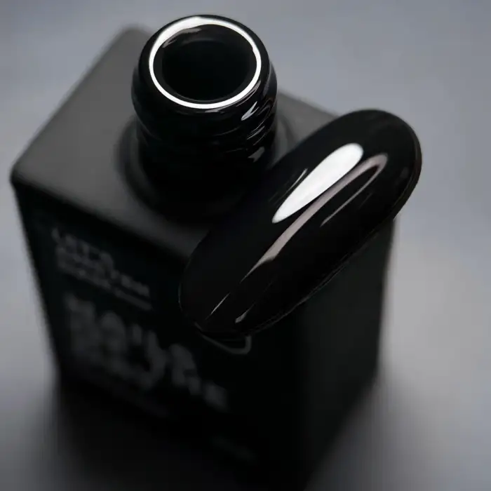 NAILSOFTHEDAY Let’s Amsterdam Black – Perfekte schwarze Camouflage-Base, 10 ml – Bild 2