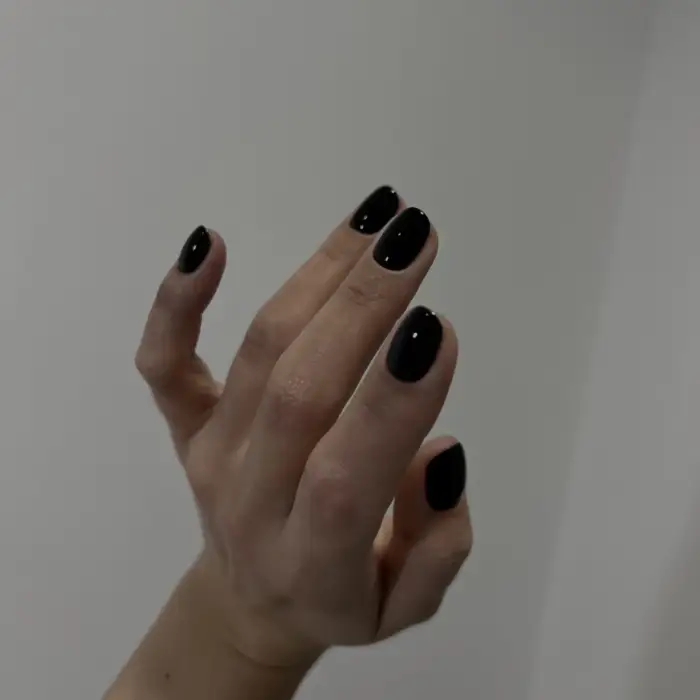 NAILSOFTHEDAY Let’s Amsterdam Black – Perfekte schwarze Camouflage-Base, 10 ml – Bild 3