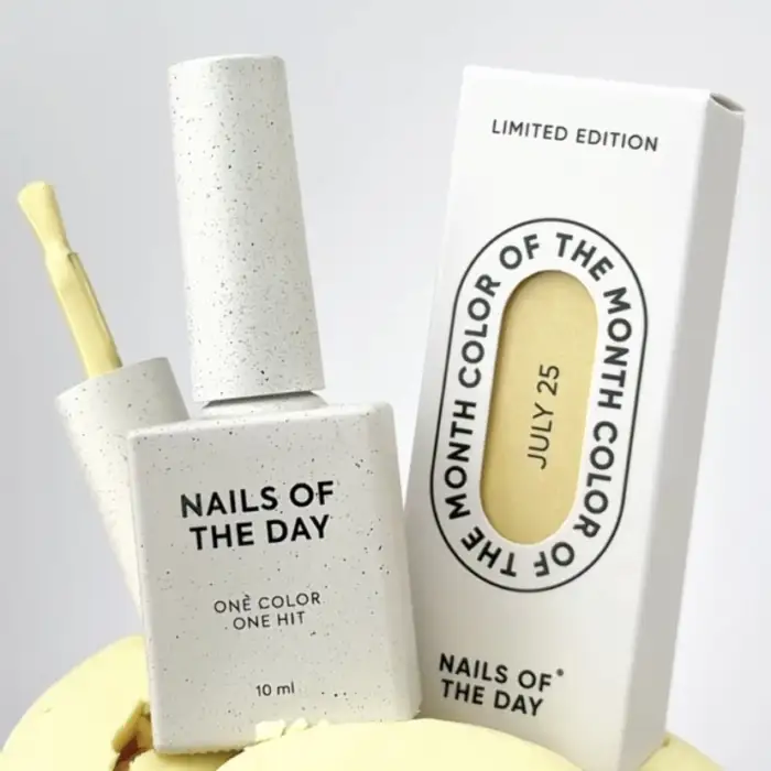 NAILSOFTHEDAY Color of the month July 2025 Banana Cream - pastellgelber Gellack, 10 ml – Bild 5