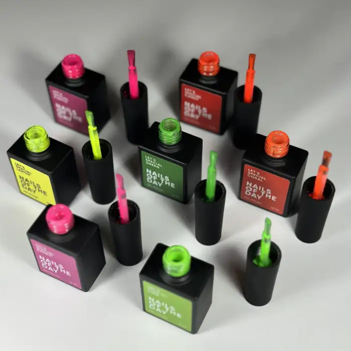 NAILSOFTHEDAY Let’s special Barbie - besonderer neonpinker Gellack, 10 ml – Bild 9