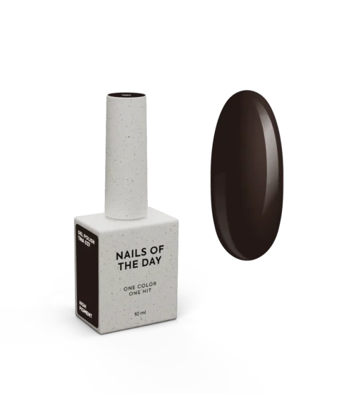 NAILSOFTHEDAY Gel Polish „Tina“ – ein tiefdunkler, reif-kirschfarbener Gel-Lack, der bereits in nur einer Schicht perfekt deckt. Inhalt: 10 ml.
