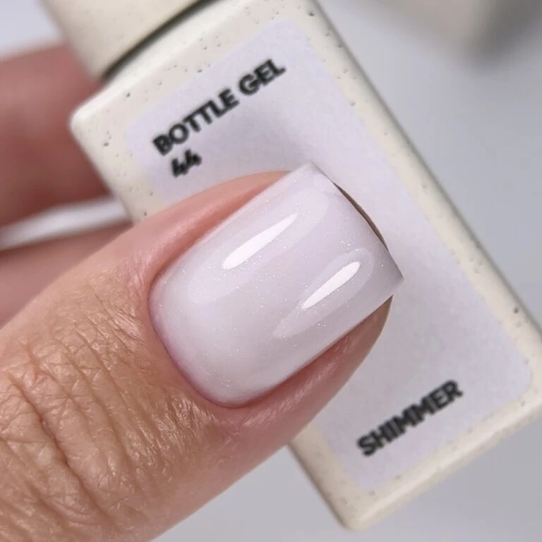 NAILSOFTHEDAY Bottle Gel 44 Shimmer – Weißes hochfestes Aufbaugel mit silbernem Schimmer zur Nagelverstärkung – Bild 4