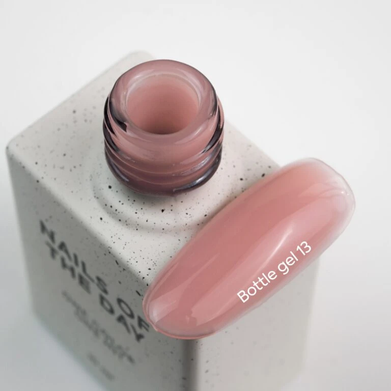 NAILSOFTHEDAY Bottle Gel 13 – Dunkelrosa hochfestes Aufbaugel zur Nagelverstärkung – Bild 2