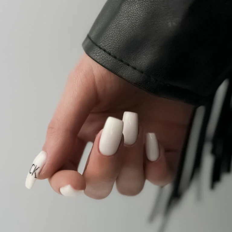 NAILSOFTHEDAY Milky Top – Zart milchiger Top Coat ohne Schwitzschicht – Bild 2